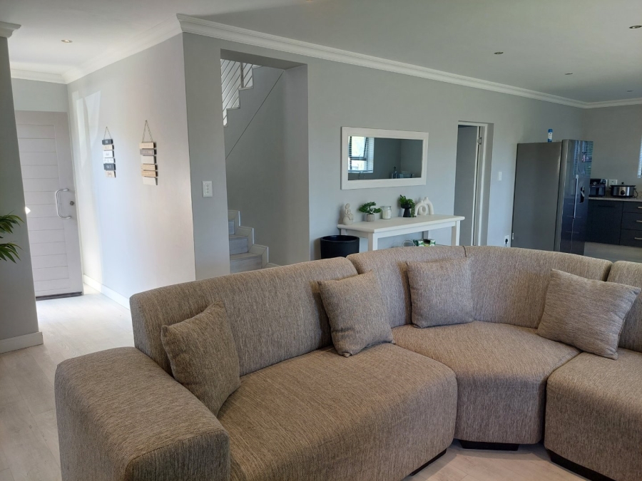 4 Bedroom Property for Sale in Hartenbos Landgoed Western Cape
